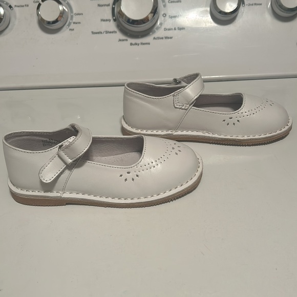 L’Amour White Mary Jane Shoes SIZE 11 - Picture 5 of 7
